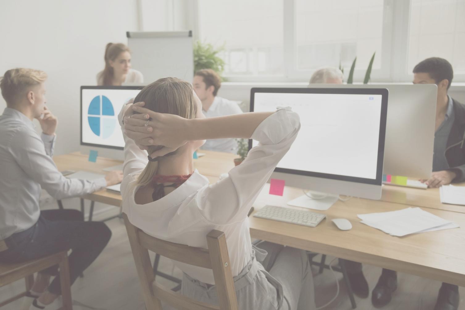 Teilnehmer beim praktischen Finanzanalyse-Workshop