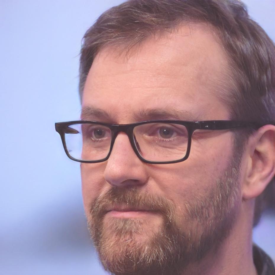 Rüdiger Asbæk, leitender Finanzanalyst bei avalynqiros